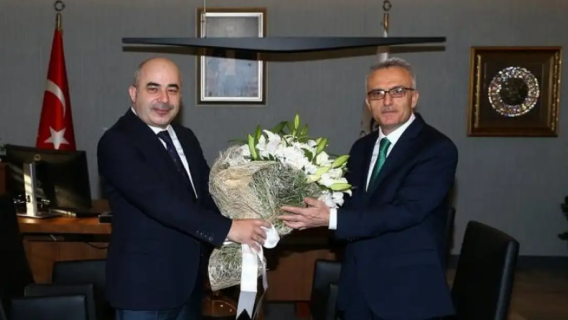 Naci Ağbal İlk Açıklamasını Yaptı, Fiyat İstikrarı Vurgusu Faiz Beklentisi Yarattı!
