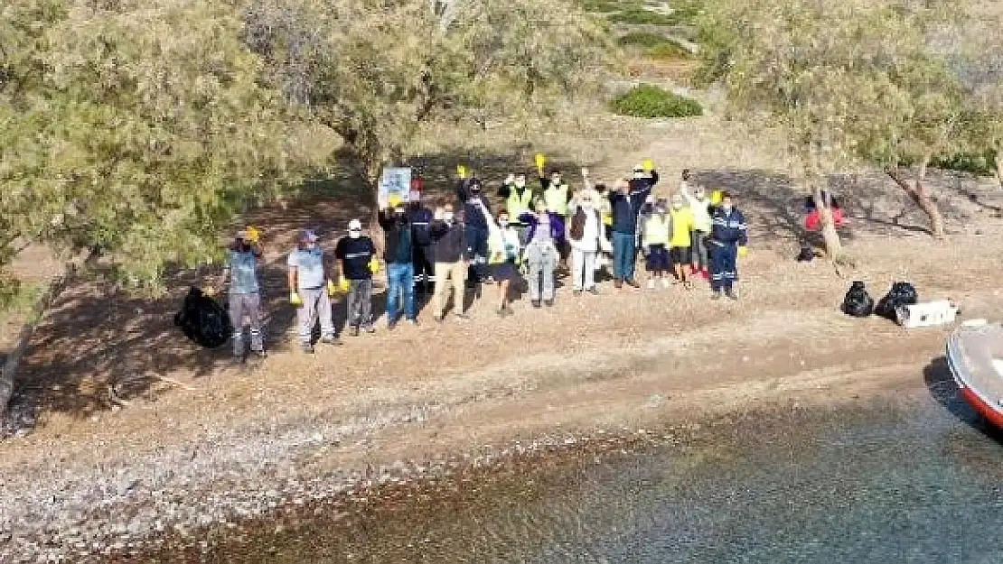 Ünlü Sanatçılar Bodrum'da Çöp Topladı