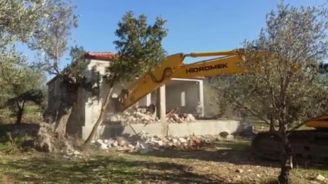 Datça'da Kaçak Yapıların Yıkımına Başlandı