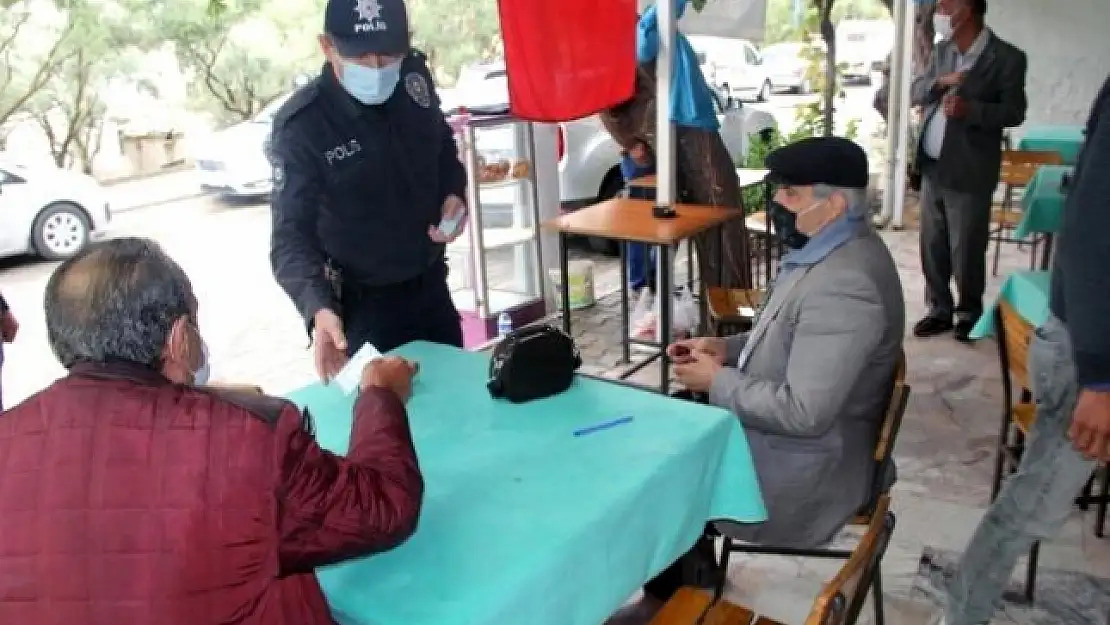 Muğla'da Emniyet 15 Saatlik Denetimde 3 Bin Kişi Sorguladı