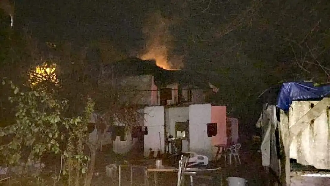 Ortaca'da Alevlerin Arasında Mahsur Kalan Vatandaş Son Anda Kurtarıldı!