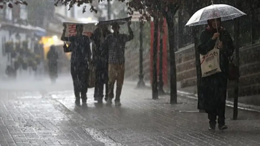 Şemsiyeleri Hazırlayın! Meteoroloji'den Kuvvetli Sağanak Yağış Uyarısı