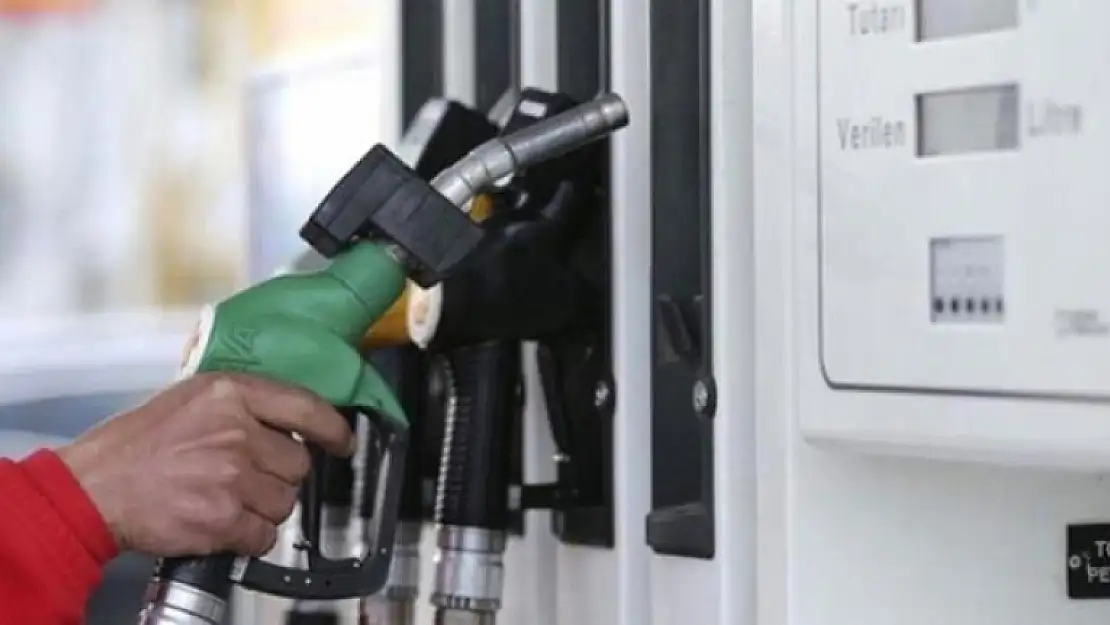 Benzine 7 Kuruş Zam Geldi
