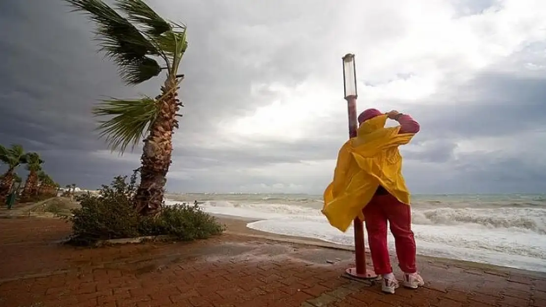 Meteorolojiden Antalya, Muğla, Burdur ve Isparta İçin Fırtına Uyarısı