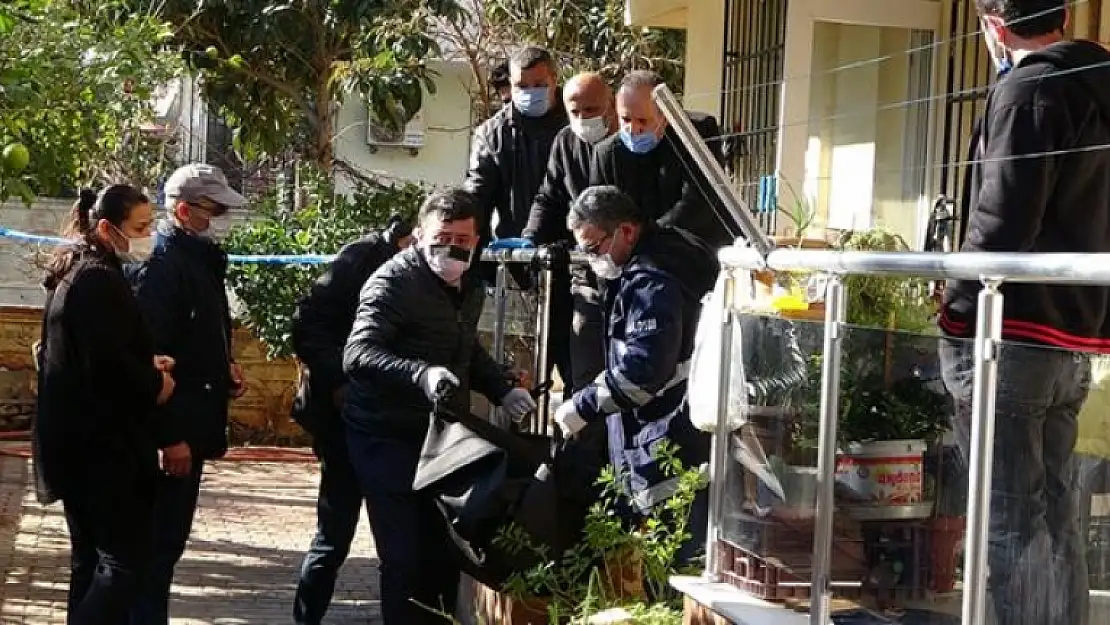 Yalnız Yaşayan Yaşlı Kadın, Kanlar İçinde Ölü Bulundu