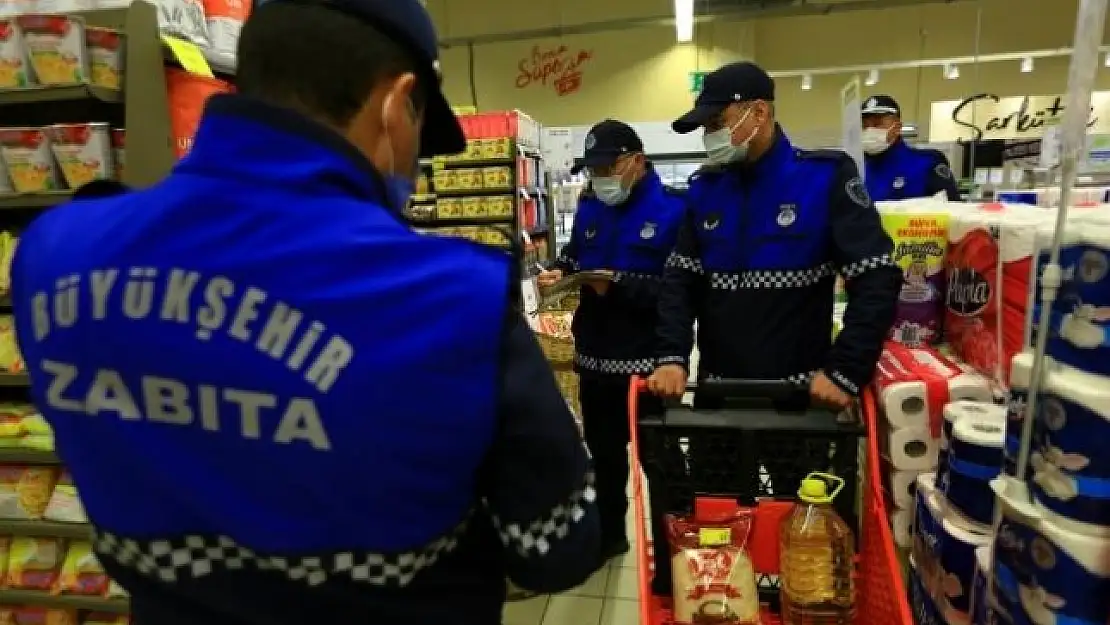 Büyükşehir Zabıtasından Etiket Denetimi