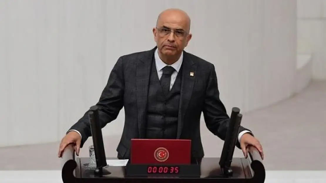 Hakkındaki Mahkeme Kararı Meclis'te Okunan Enis Berberoğlu Yeniden Milletvekili Oldu