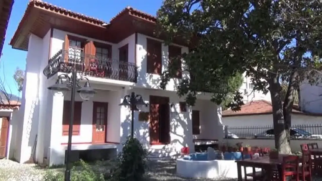 Köyceğiz'deki Tarihi Konak Aromatik Bitkiler Atölyesine Ev Sahipliği Yapıyor