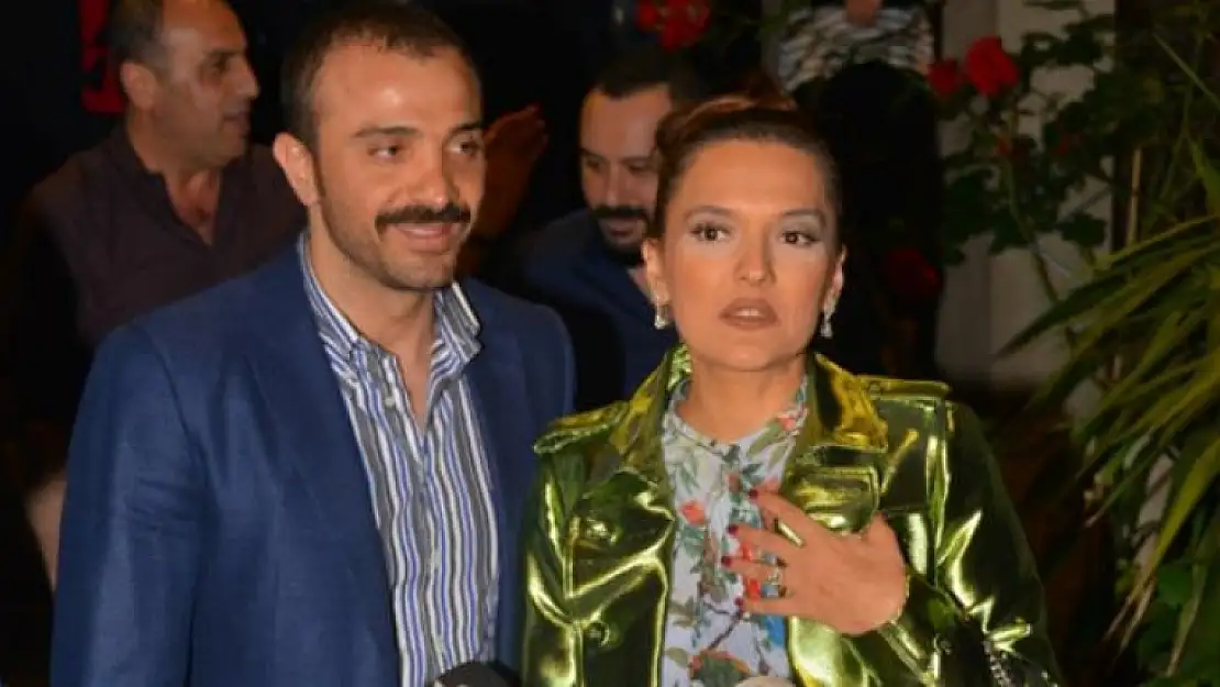 Ünlü Şarkıcı Demet Akalın Koronavirüse Yakalandı