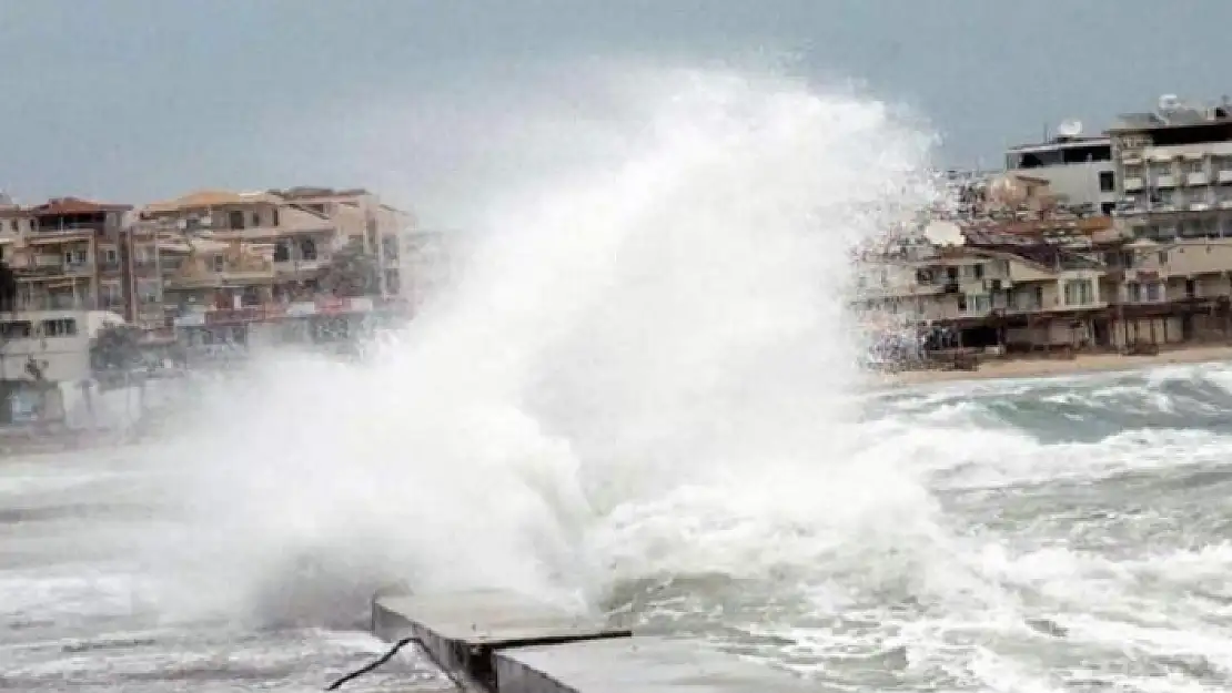 Antalya ve Muğla'da Denizler İçin Fırtına Uyarısı Yapıldı