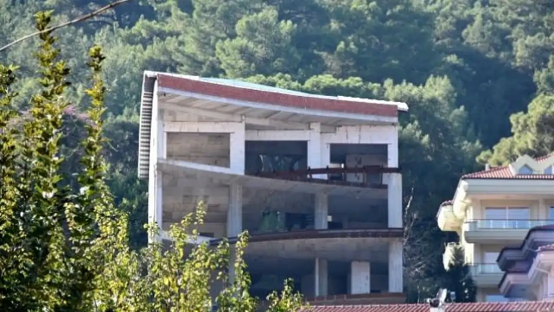 Kenan Evren'in Metrekaresini 35 Liraya Aldığı Arsayı ve İnşaatı Kimse Satın Almıyor