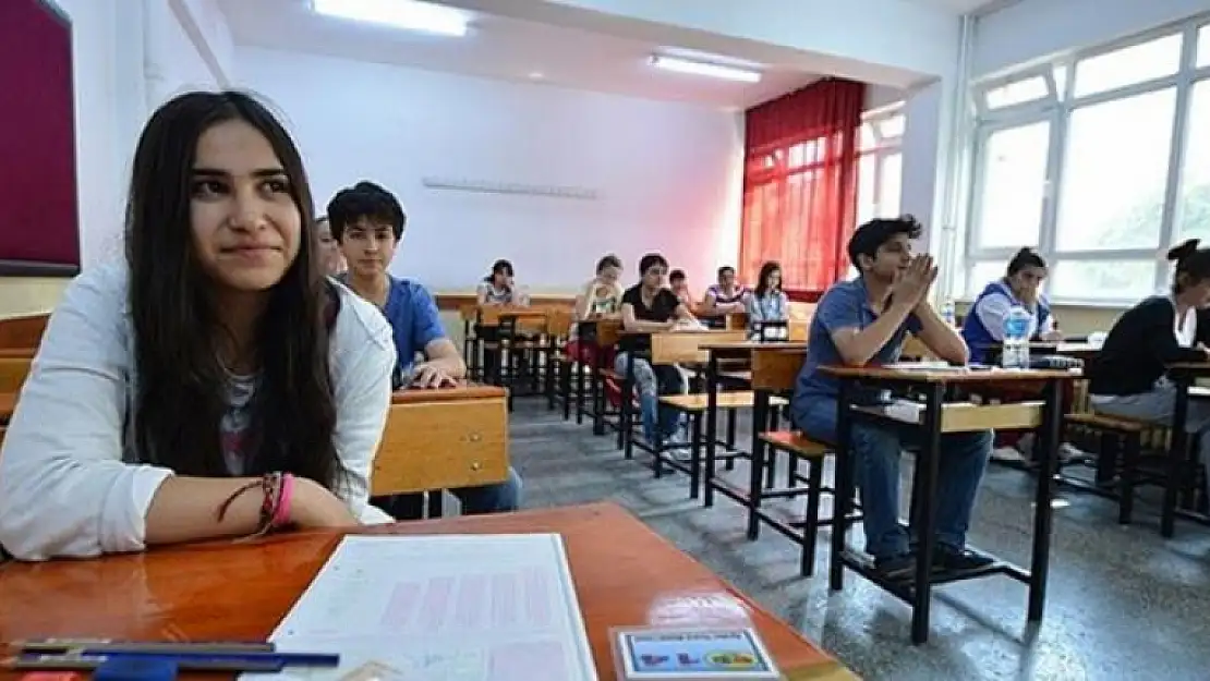 Koronavirüs Riski Yüksek/Çok Yüksek İllerde 5, 6 ve 7. Sınıflarda Yüz Yüze Sınavlar 3 Mayıs'a Ertelendi