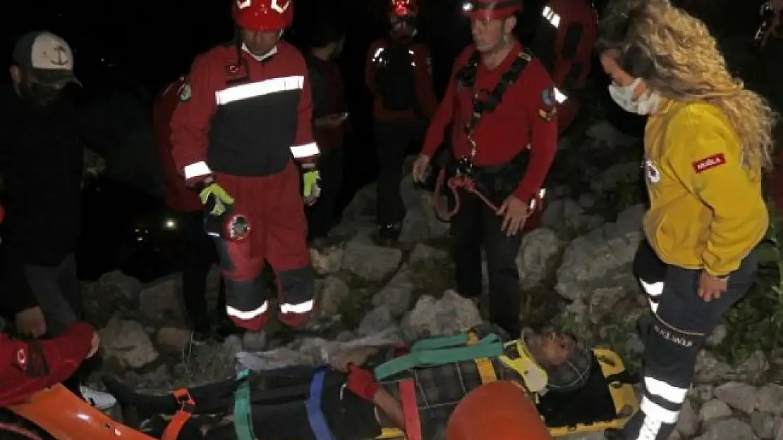 Fethiye'de Kayalıklardan Düşen Kişi 4 Saatte Kurtarıldı