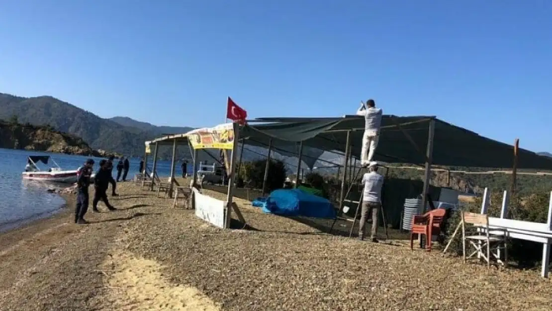 Fethiye'nin Dünyaca Ünlü Yassıca Adası'nda Kaçak Olduğu Tespit Edilen İşletme Yıkıldı