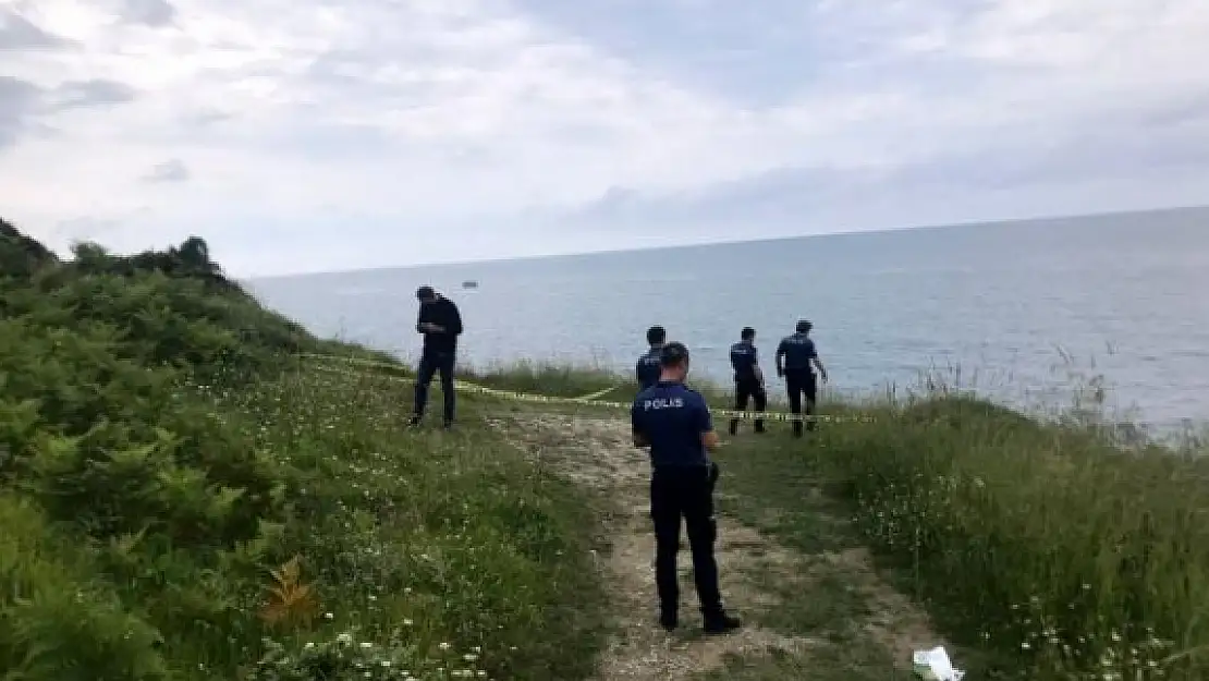 19 Yaşındaki Genç Kız 30 Metre Yükseklikteki Falezlerden Atladı!