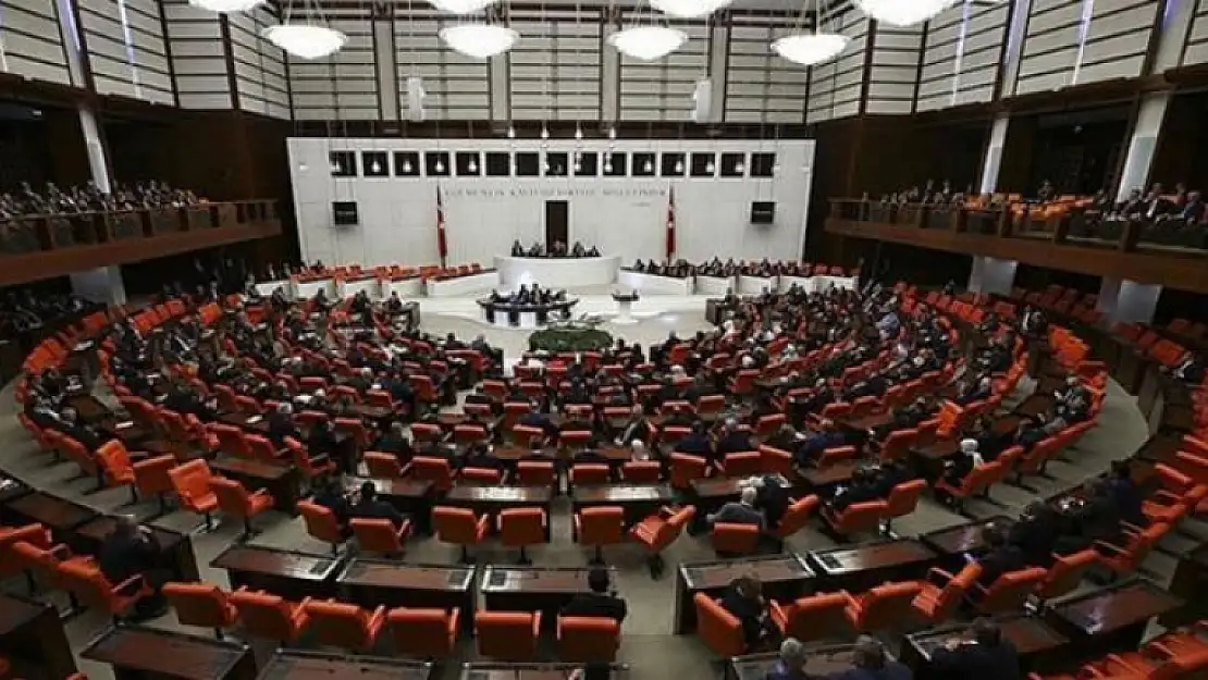AK Parti, 27 Maddelik 4'üncü Yargı Paketi'ni TBMM'ye Sundu