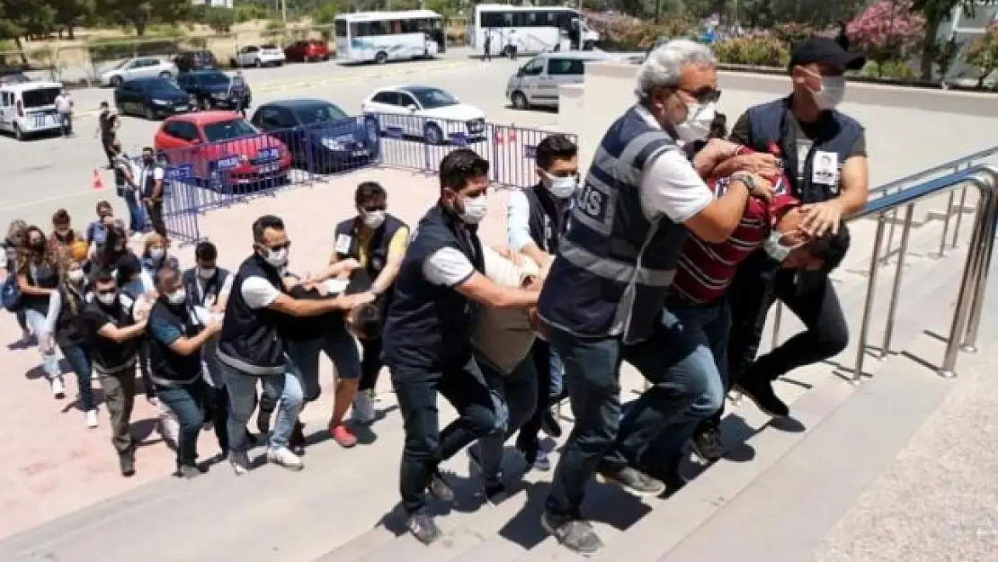 Bodrum'da Şehit Edilen Polis Memuru Ercan Yangöz'ün Zanlıları Adliyeye Çıkarıldı
