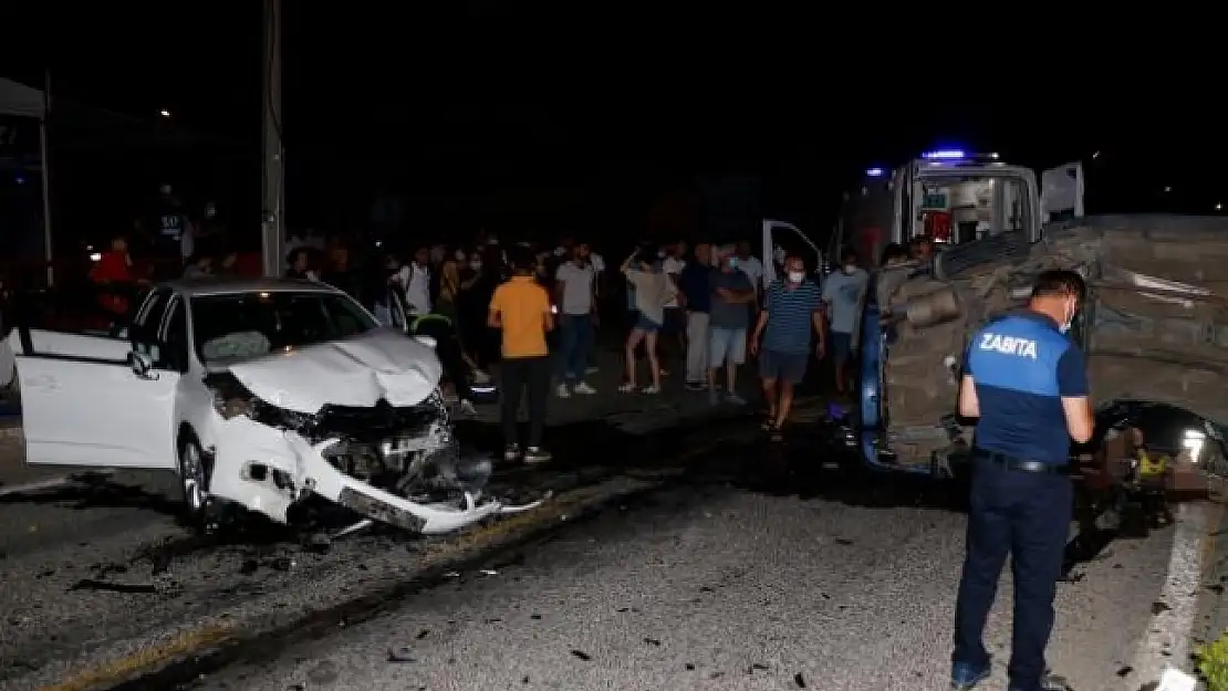 Fethiye'de İki Otomobilin Çarpıştığı Kazada Yaralanan Sürücü, Hastanede Hayatını Kaybetti
