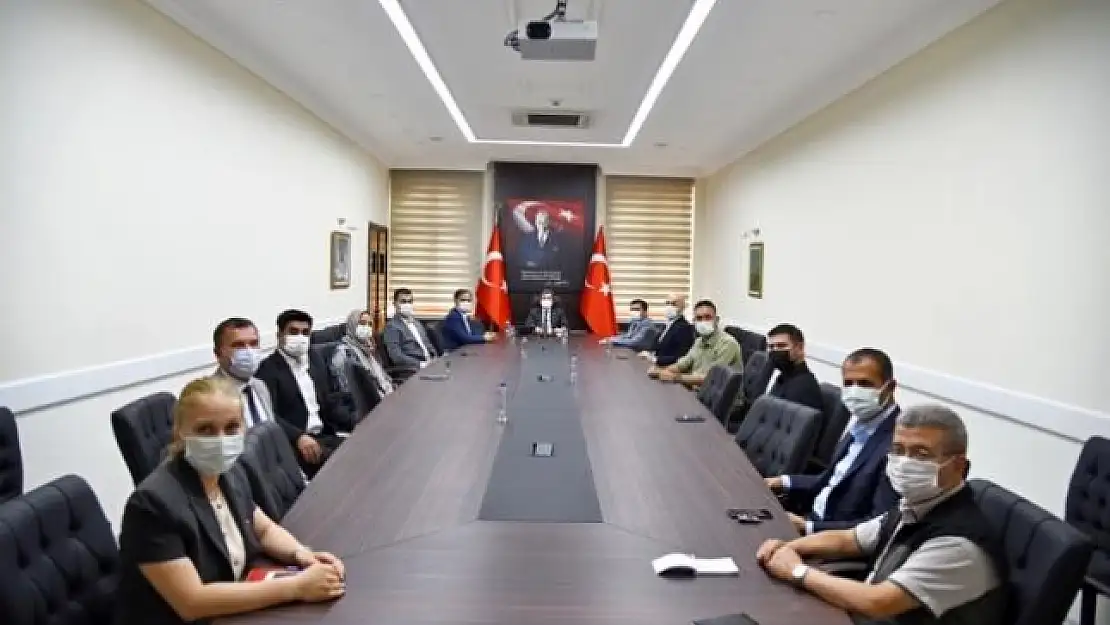 Kızılay Genel Müdürü Dr. İbrahim Altan ile Beraberindeki Heyet, Vali Orhan Tavlı' Yı Ziyaret Etti