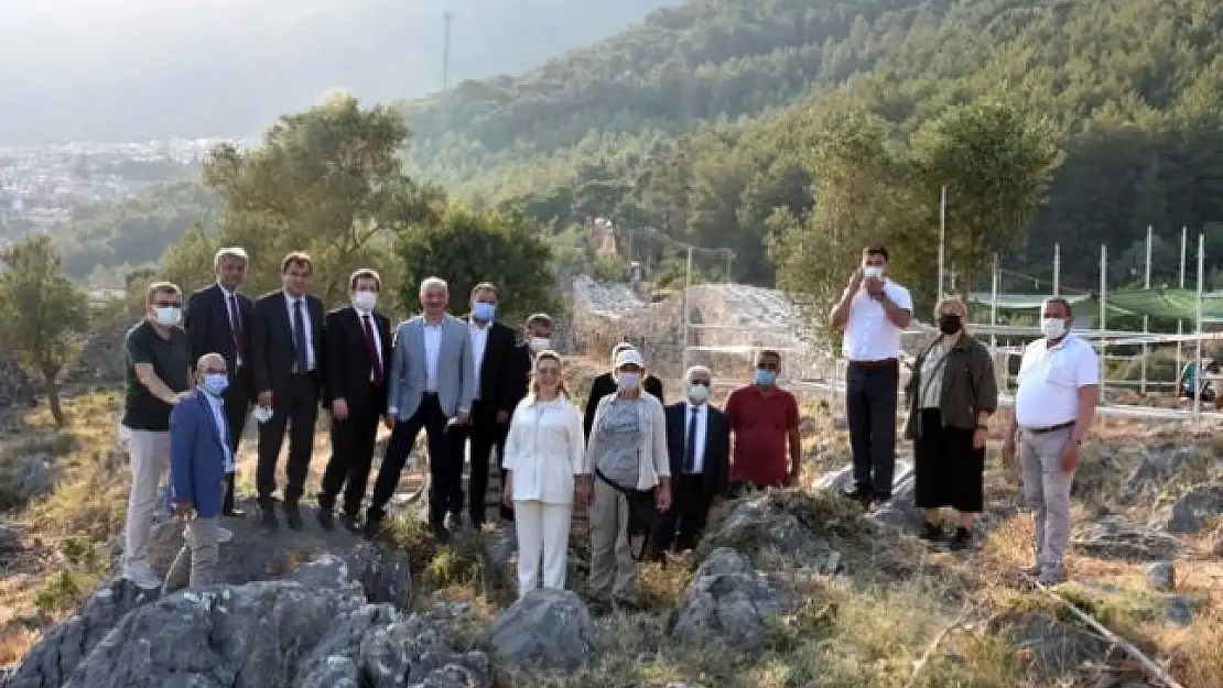 Kültür ve Turizm Bakan Yardımcısı Nadir Alpaslan, Akyaka Ortaçağ Kalesinde İncelemelerde Bulundu