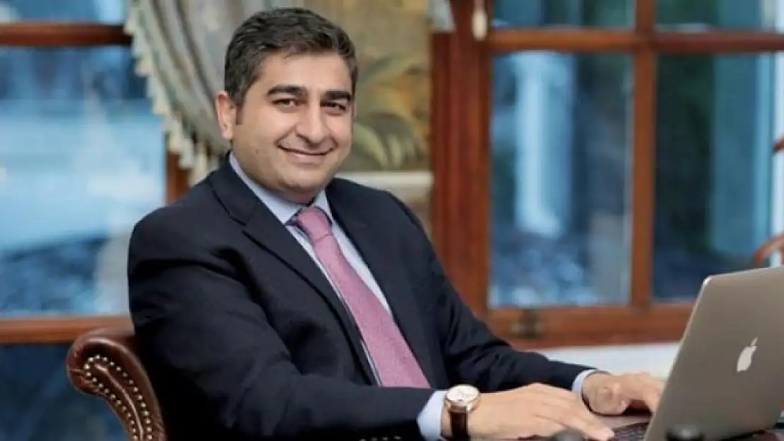 Sezgin Baran Korkmaz'dan İddialara Şarkılı Cevap: 'Siz Benim Neler Çektiğimi Nereden Bileceksiniz?'