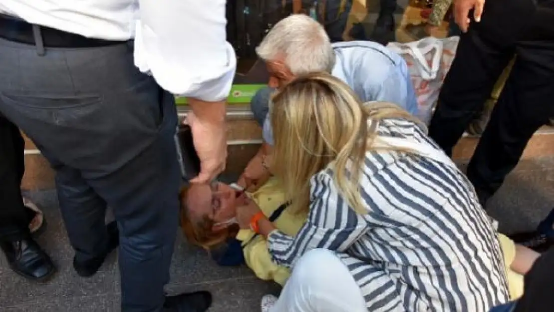 Süleyman Demirel'in Manevi Kızı İYİ Partili Aylin Cesur, Marmaris'te Hayat Kurtardı