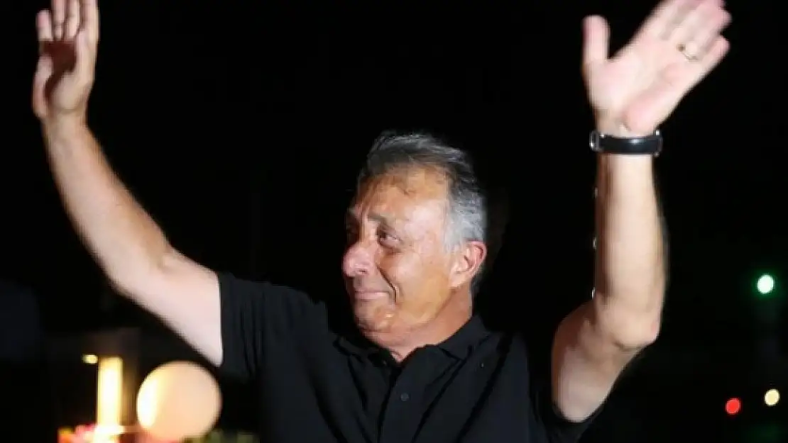 Başkan Ahmet Nur Çebi'den Bodrum'daki Kutlamada Transfer Açıklaması