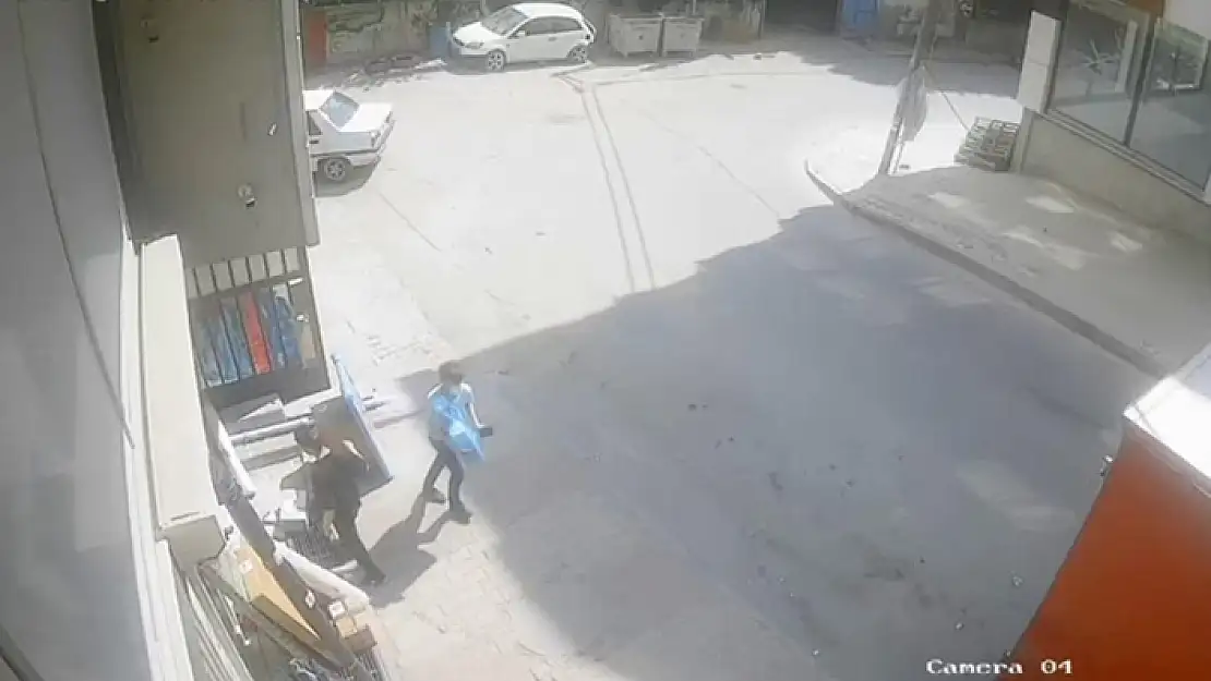 Kargo Takip Numarasını Öğrenip 15 Bin TL'lik Bilgisayarı Çaldılar