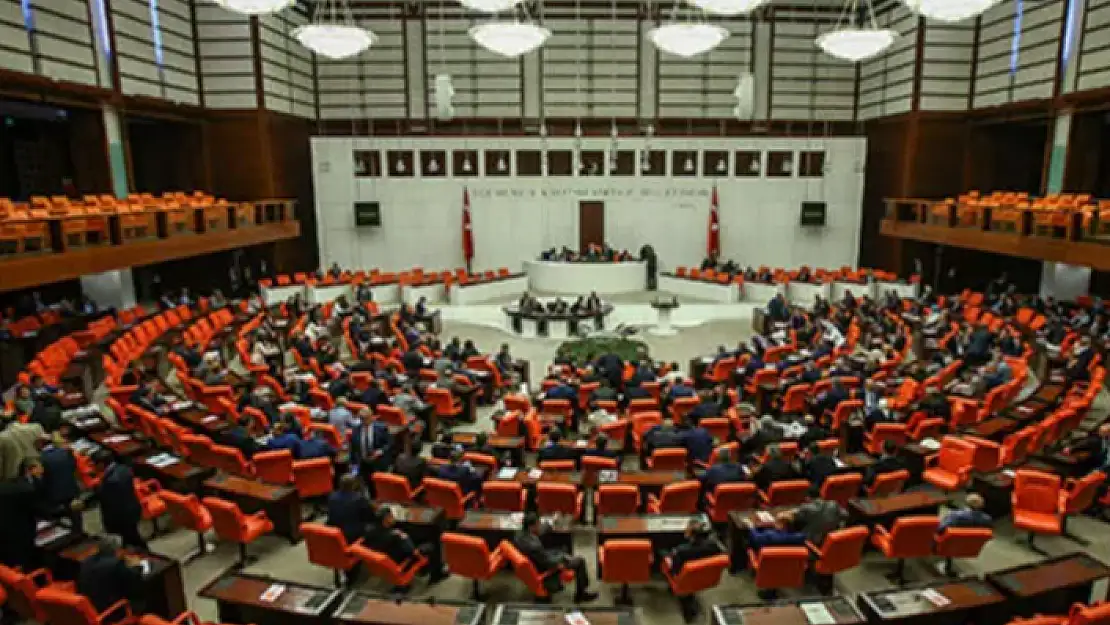OHAL'i Uzatan Kanun Teklifi Meclis'te Kabul Edildi