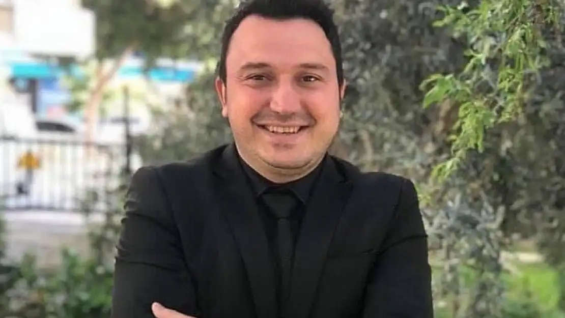Parkta Çıkan Kavgayı Ayırmak İstedi, Başına Aldığı Satır Darbesiyle Hayatını Kaybetti!