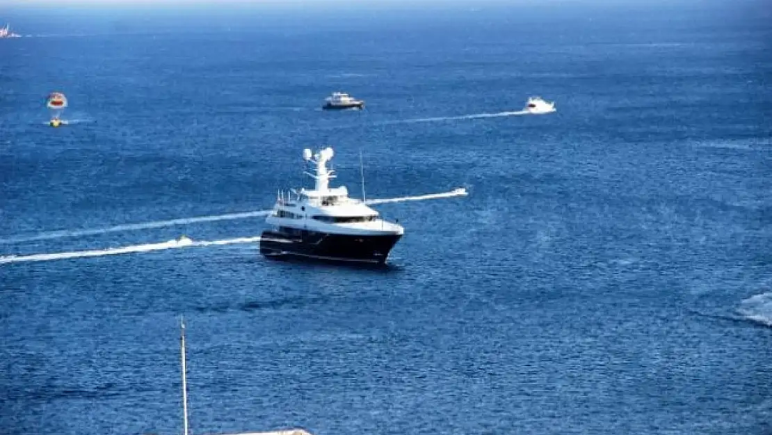 Ünlü Milyarder Yaroslavsky Bodrum'da Keyif Yapıyor