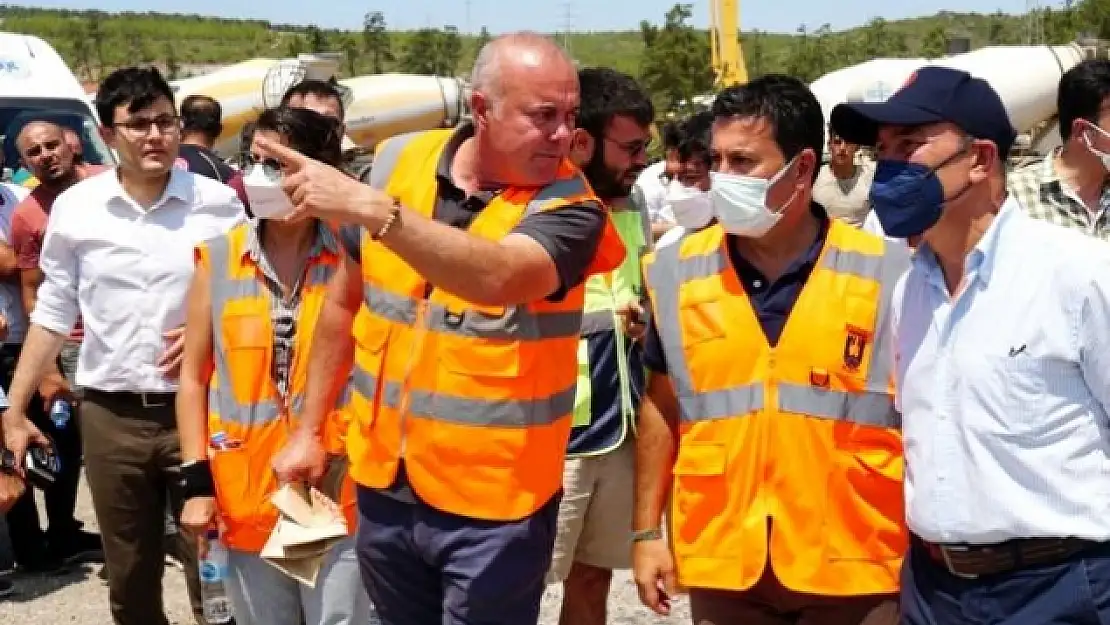 Bodrum Belediye Başkanı Aras, Ekibiyle Gece Gündüz Sahada