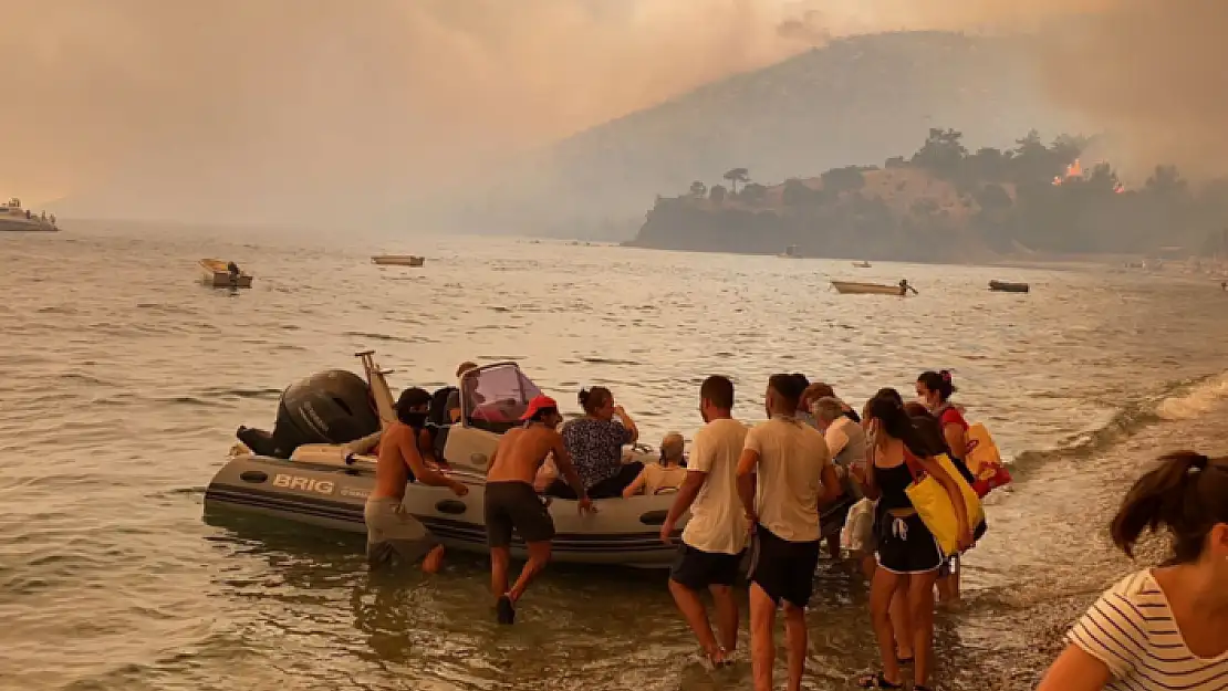 Bodrum'da Korkulan Oldu: Alevler Evlere Sıçradı,Tahliye Başladı