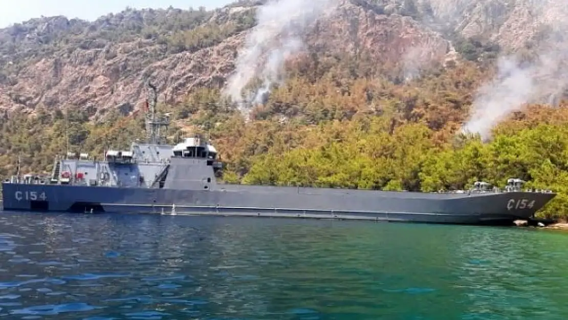 Deniz Kuvvetleri Muğla'da Yangınlara Müdahale Ediyor
