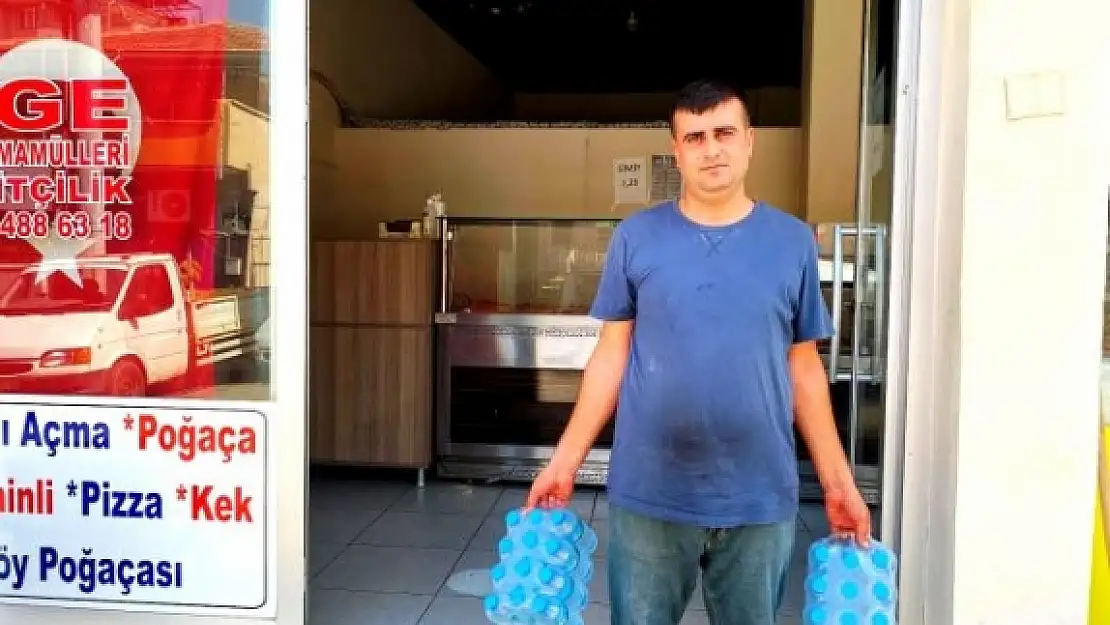 Manisalı Simitçi Murat Emeç'ten Milas'taki Orman Yangını Ekibine Su Desteği