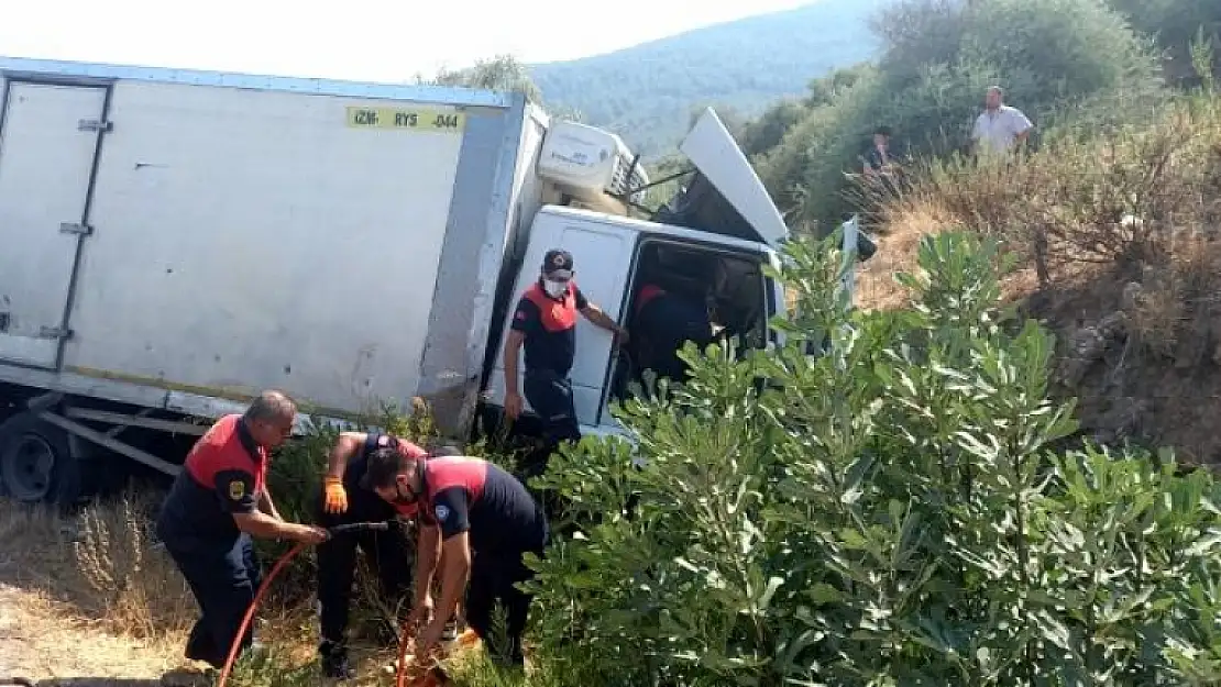 Milas'ta Kontrolden Çıkan Kamyon Şarampole Devrildi
