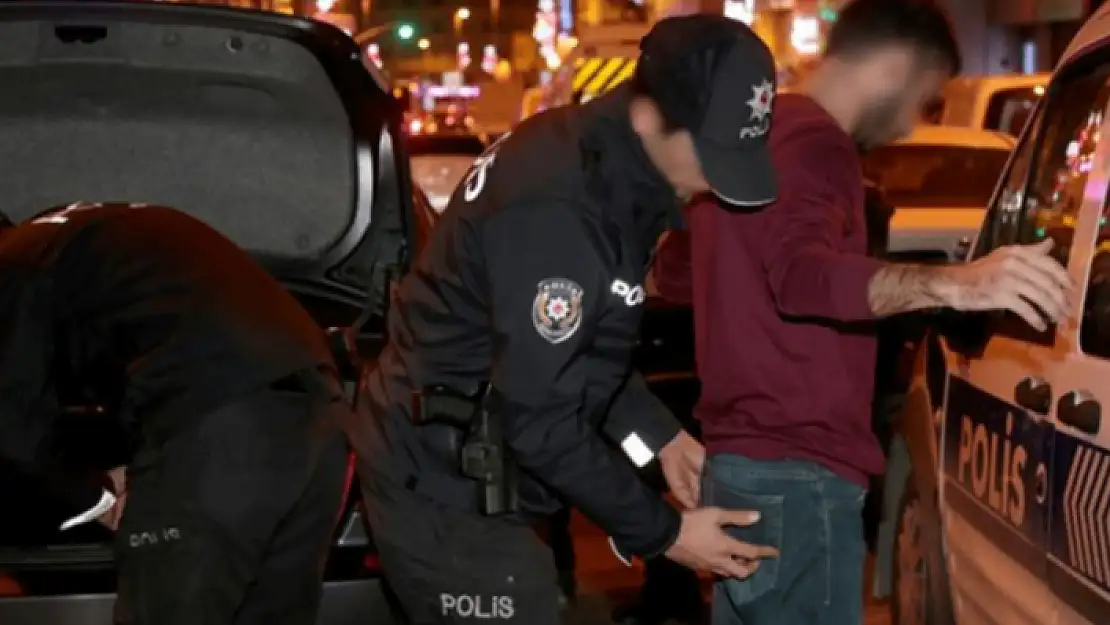 'Polislerin Zorla Üst Araması Hak İhlali'