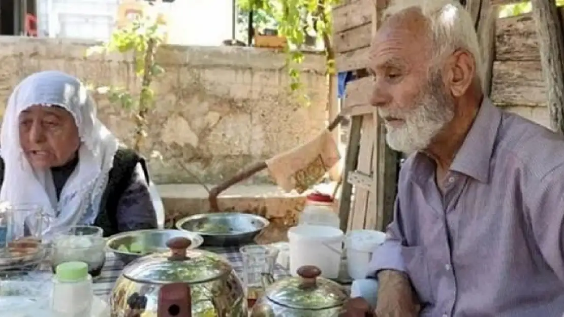 Tarım İlacını Vitamin Zannedip Yiyen Yaşlı Çift Vefat Etti