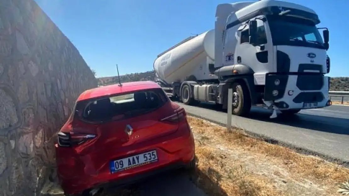 Aday Sürücünün Kullandığı Otomobil ile Tır Çarpıştı: 2 Yaralı
