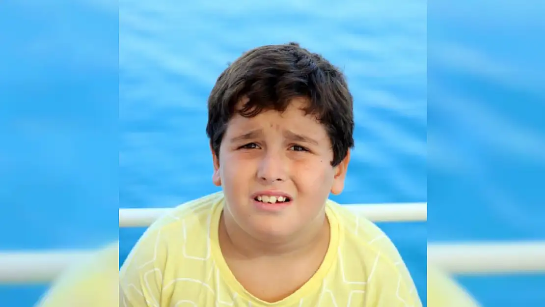 Bodrum'da Otizmli Çocuklarıyla İletişim Kuramayan İşitme Engelli Çift, Uzman Desteği Bekliyor