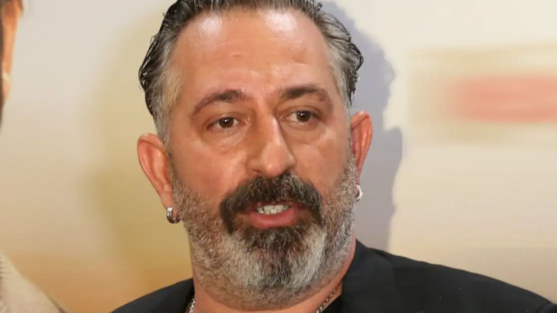 Cem Yılmaz'dan 'Dolandırıcılık' Uyarısı