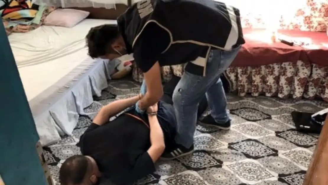 Fethiye'de, Kadınlara Cinsel İstismarda Bulunarak Kayda Alan Sözde Cinci Hoca Yakalandı
