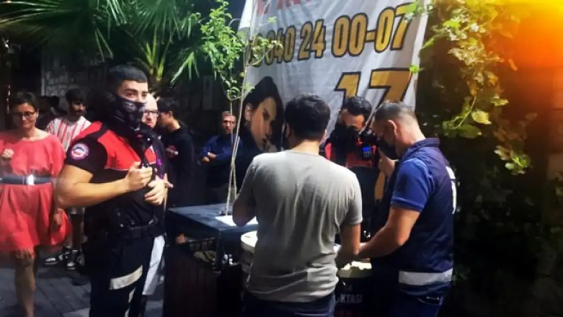 Marmaris Polisi Barlar Sokağında Müzik Denetimi Gerçekleştirdi
