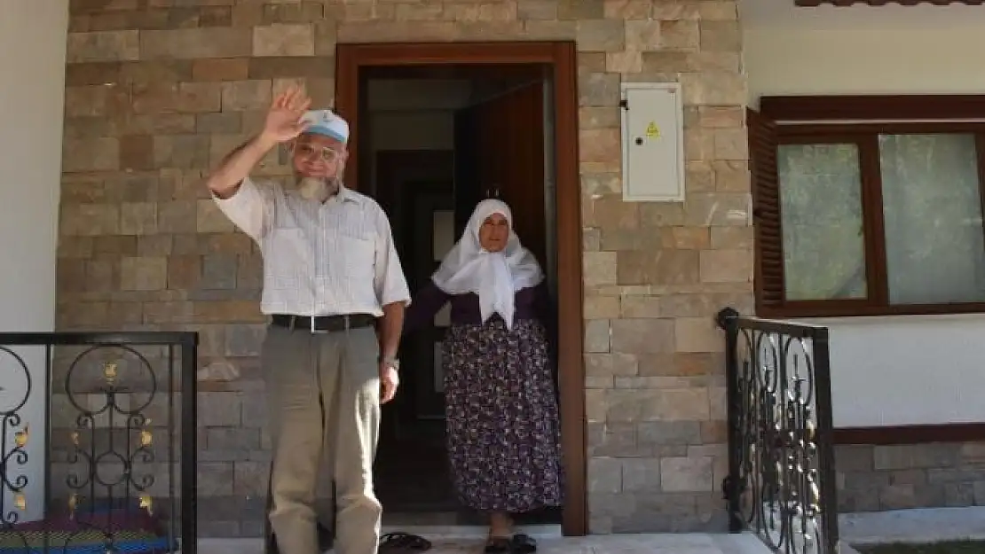 Marmaris'te Orman Yangınında Evlerini Kaybeden Çift, Yeni Evlerine Kavuştu