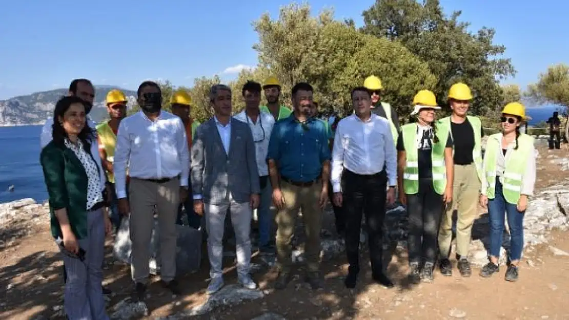 Marmaris'teki Amos Antik Kenti'ndeki Athena Tapınağı'nın Gün Yüzüne Çıkarılması Heyecanı