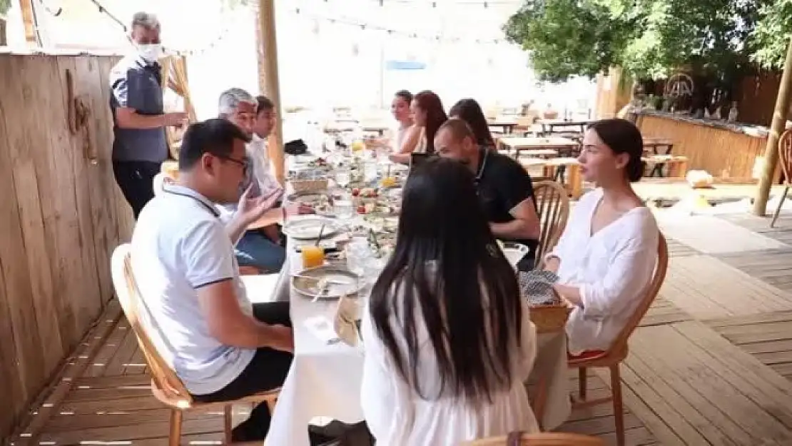 Rusya'dan Gelen Sosyal Medya Fenomenleri ve Blog Yazarları Marmaris'i Gezdi