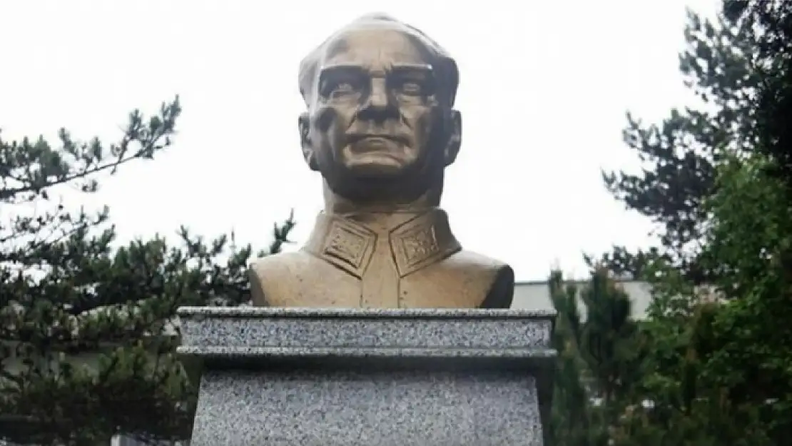 Atatürk Büstüne Saldıran Şahıs Tutuklandı
