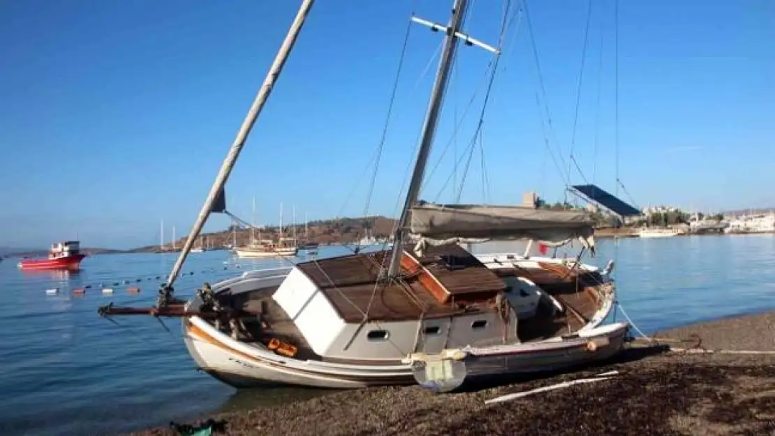 Bodrum'da Yön Değiştiren Rüzgar Denizcileri Vurdu