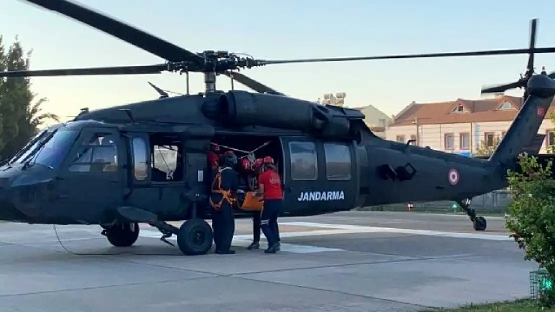 Fethiye'deki Yamaç Paraşütçüsü Helikopterle Kurtarıldı