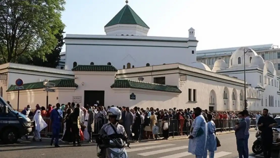Fransa'da Bir Cami Daha Kapanıyor